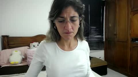 Snapshot of alice_shy29_ chatting on September 19, 11:25 am Alice shy online show from September 19, 11:25 am