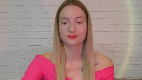 Snapshot of alice_sweet_01 chatting on October 7, 5:20 pm Alice online show from October 7, 5:20 pm