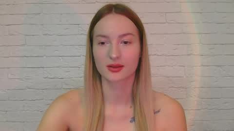Snapshot of alice_sweet_01 chatting on October 12, 4:32 pm Alice online show from October 12, 4:32 pm