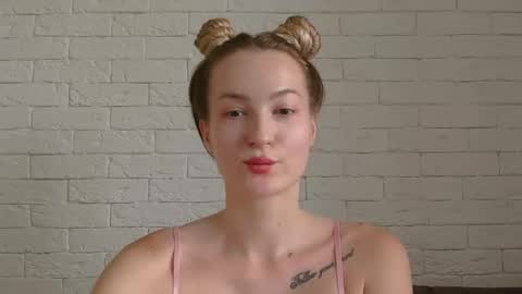 Snapshot of alice_sweet_01 chatting on September 8, 3:22 pm Alice online show from September 8, 3:22 pm