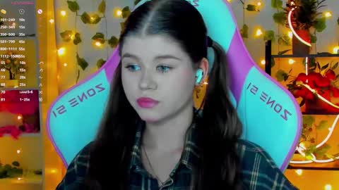 Alice online show from November 22, 5:33 pm