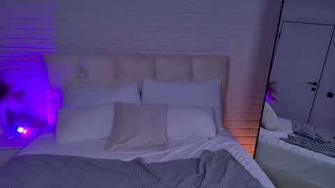 Your sweet Alice INST alicebellies online show from January 18, 5:05 am