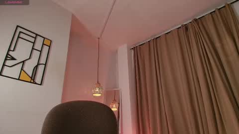 aliceblaker_ online show from October 24, 4:02 am