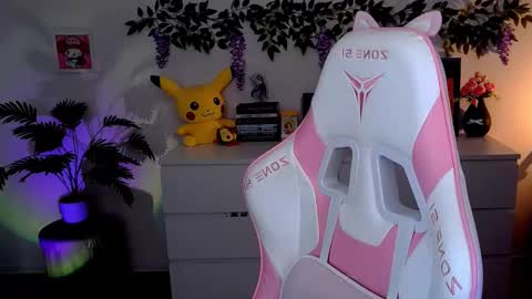 alicecharmy online show from March 18, 4:13 pm