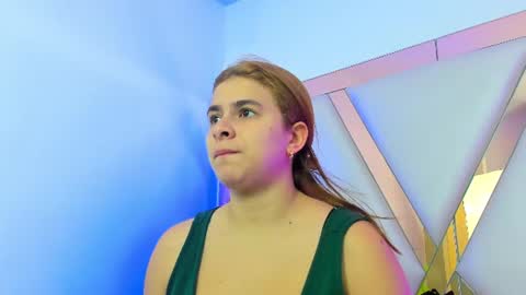AliceCruz online show from June 14, 4:09 pm