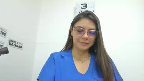 alicee16 online show from January 10, 10:25 pm