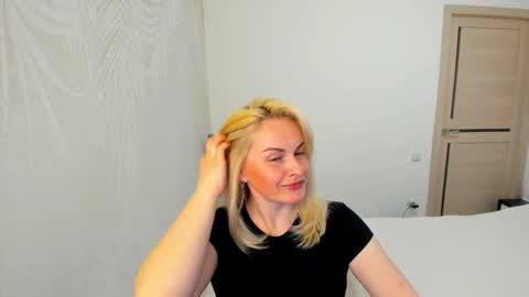 Alicee online show from March 28, 5:03 pm