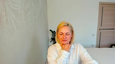 Alicee online show from April 22, 8:32 am