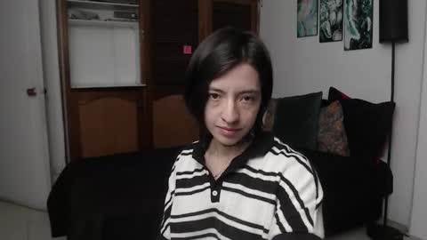 alicee_logan_ online show from December 5, 2:11 am