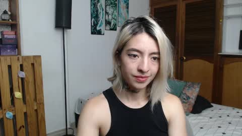 alicee_logan_ online show from June 2, 2:46 am