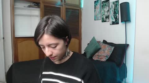 alicee_logan_ online show from October 29, 2:02 am