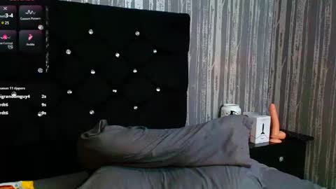 alicee_moonn online show from April 10, 10:14 pm