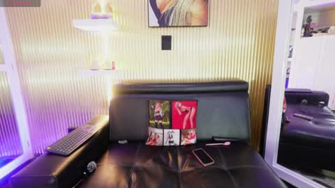 Allice online show from April 4, 7:32 pm