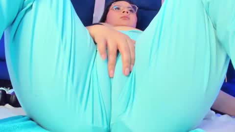 alicehott_05 online show from March 22, 8:29 am