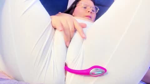 alicehott_05 online show from April 16, 4:34 am