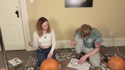 Snapshot of aliceinaceland chatting on October 25, 5:19 am AliceInAceland online show from October 25, 5:19 am