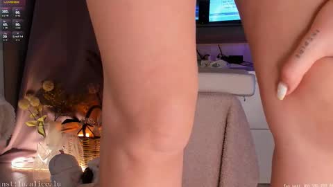 Elle online show from October 13, 8:49 am