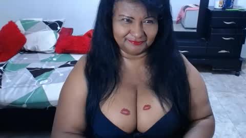 yasmin online show from November 20, 4:55 am