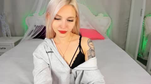 alicemonro online show from November 6, 8:28 am