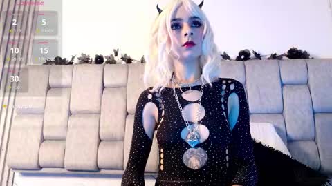 alicenoir_ online show from February 12, 11:08 pm