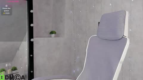 Alicia Adams online show from February 3, 6:22 am