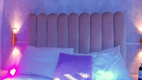 Alice  online show from December 4, 8:41 pm