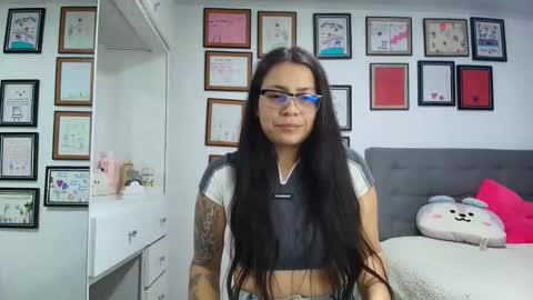 alicia_rainbow online show from April 8, 2:36 am