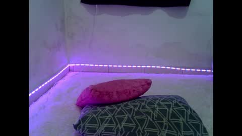 Alicia Axiom online show from January 9, 3:04 am