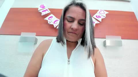 im tutti online show from February 16, 2:53 am