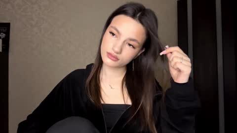 Niki online show from March 25, 3:41 pm