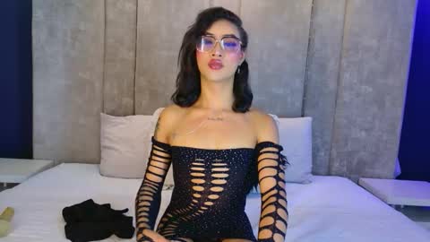 Ali Diaz online show from November 3, 7:15 pm