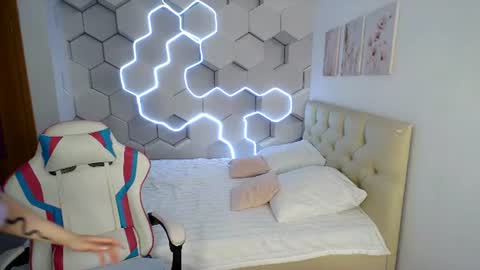 aliicemeow online show from July 25, 4:32 am