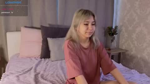 Snapshot of alika_leal chatting on September 26, 4:20 am Im Alika online show from September 26, 4:20 am