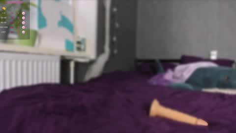 Snapshot of alina_39 chatting on December 26, 9:33 am alina_39 online show from December 26, 9:33 am