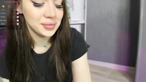 Snapshot of alina_39 chatting on March 9, 5:17 pm alina_39 online show from March 9, 5:17 pm