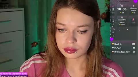 Snapshot of alinabae chatting on October 13, 9:39 pm Alina and Ben online show from October 13, 9:39 pm