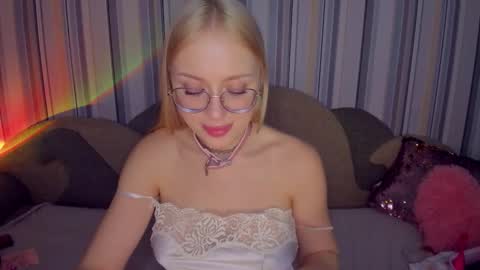 alinaocean online show from February 24, 6:33 pm