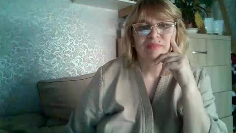 Aline LoveFlowers online show from January 12, 9:55 pm