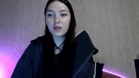 alisaadoll online show from December 17, 3:08 pm