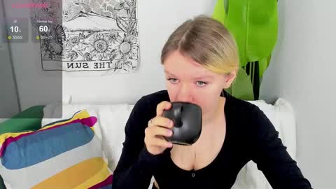 alisecutie online show from January 19, 2:32 am