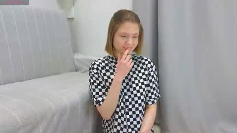 Alisia online show from March 22, 4:44 pm