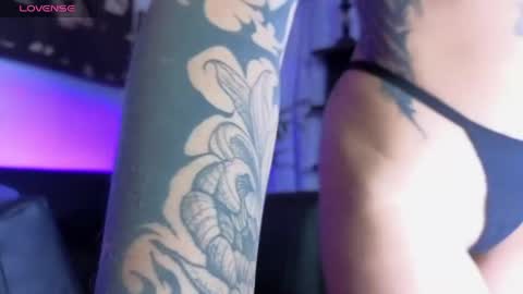 alison_wynter online show from April 8, 3:42 am