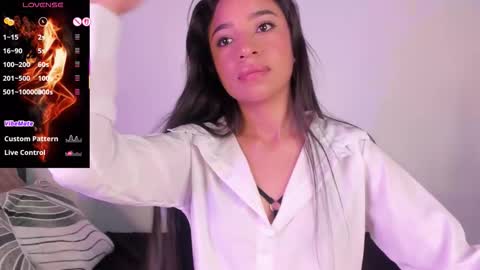 alissarose_1 online show from March 26, 1:33 am