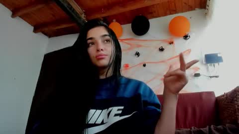 Alisson369  online show from November 4, 7:26 pm