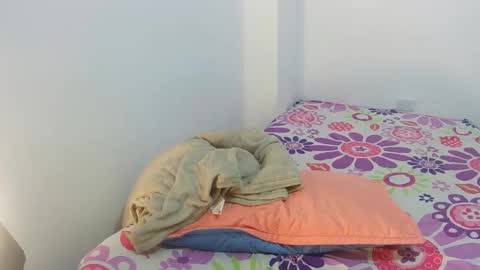 ALISON WOOD online show from October 12, 7:27 pm