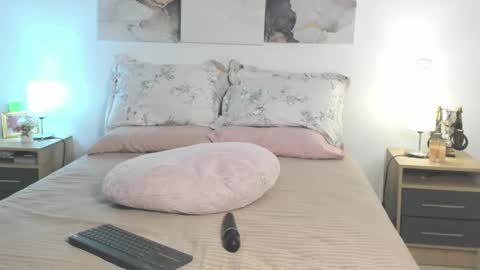 Snapshot of alissonroyce chatting on February 16, 12:41 am Goddess online show from February 16, 12:41 am