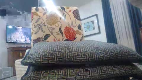 aliuno123456789 online show from February 5, 10:41 am