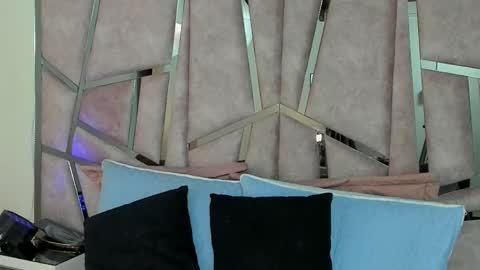 alix online show from October 11, 12:37 am