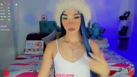 Snapshot of aliz_free chatting on October 13, 2:24 am aliz_free online show from October 13, 2:24 am