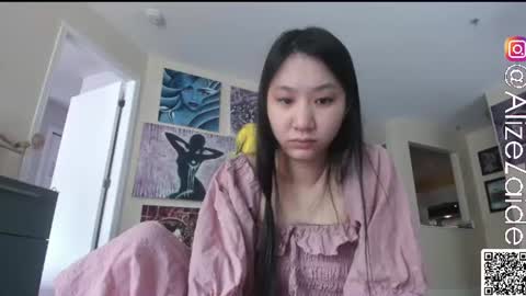 Alize Zaide online show from June 9, 8:19 pm